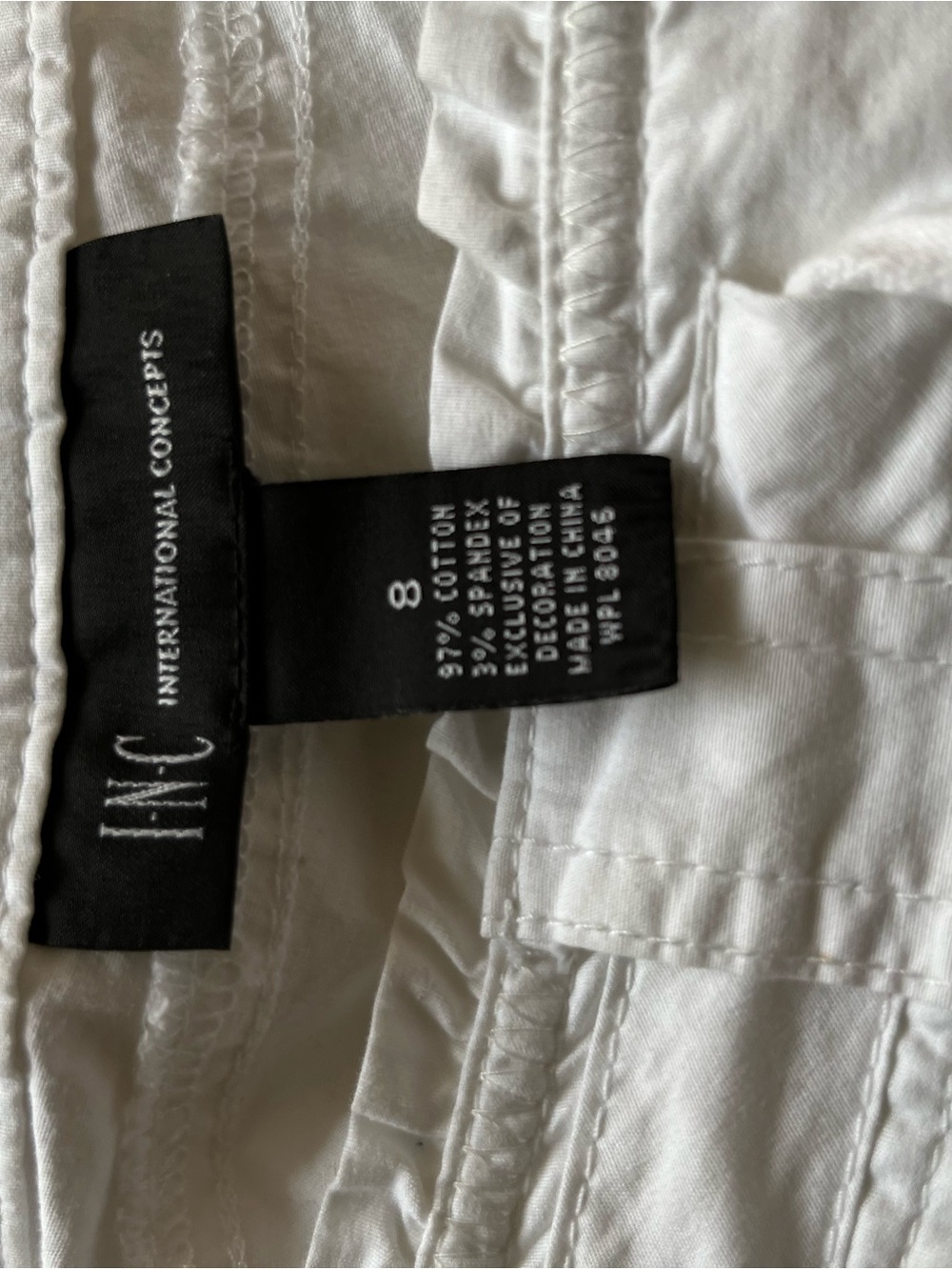 INC International Concepts White Cropped Cargo Capris - Picture 2 of 2